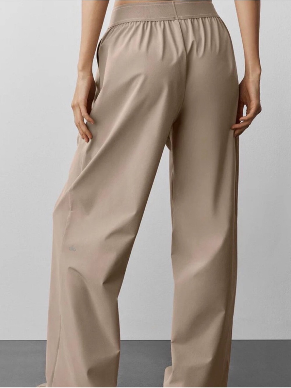 ALO Yoga suit up trouser Taupe Relaxed High-Rise - Picture 3 of 3
